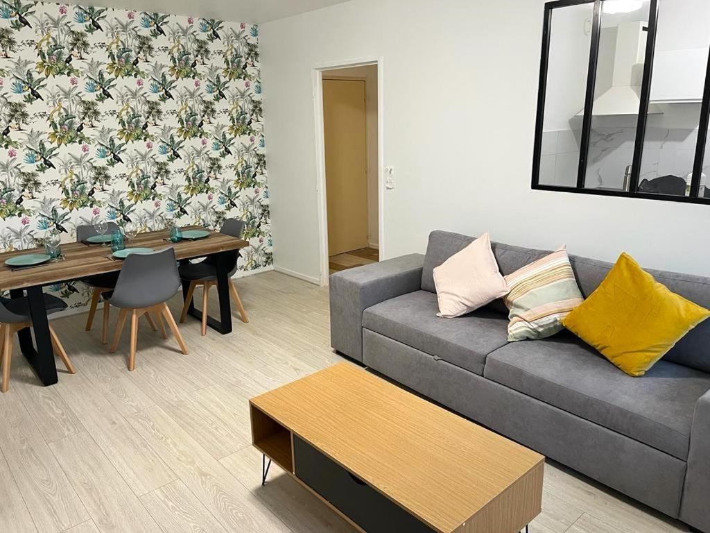 Appartement Le Rousseau Metz Avec Parking Gratuit Luaran gambar